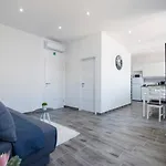 Pleasure Sea View Apartman