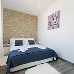 Pleasure Sea View Apartman