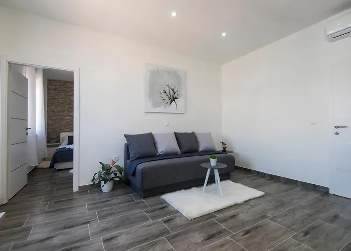 Pleasure Sea View Apartment Zadar