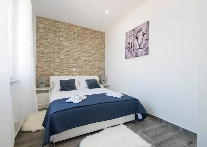 Pleasure Sea View Apartment